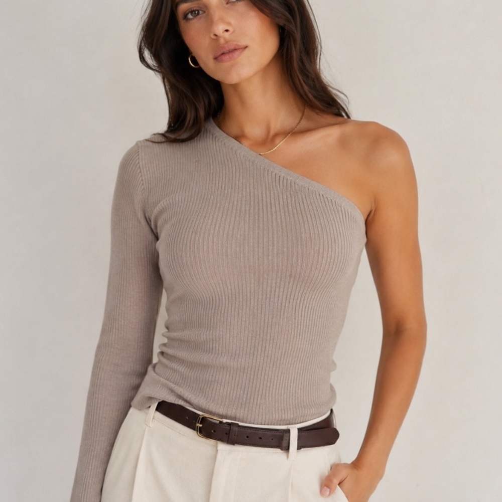 Dissh top size Small $84 on Real Real
